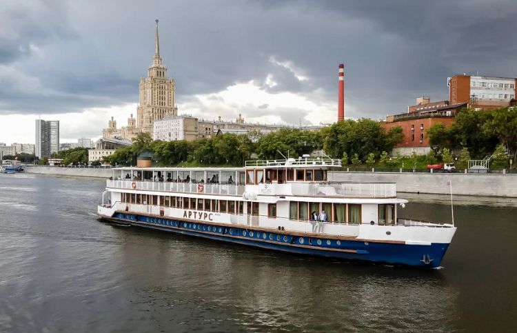 Теплоход «Артурс»