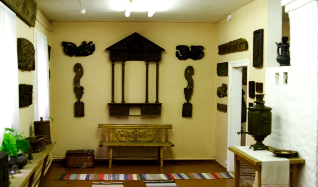 Экспонаты абрамцевской коллекции 