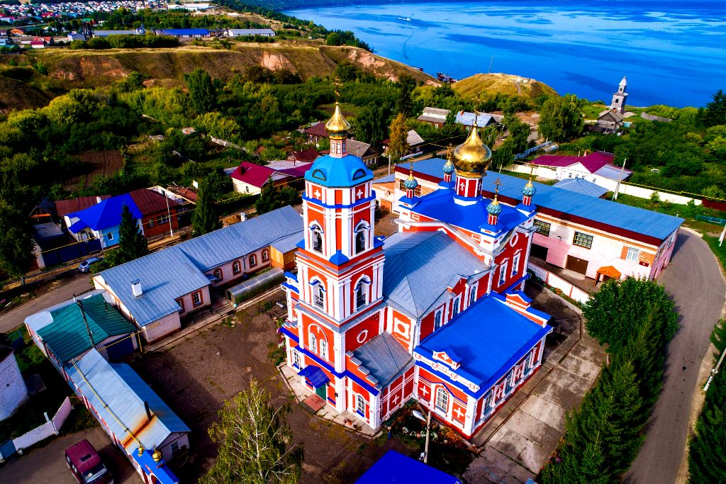 Троицкий собор - первое каменное храмовое строение Тетюшей