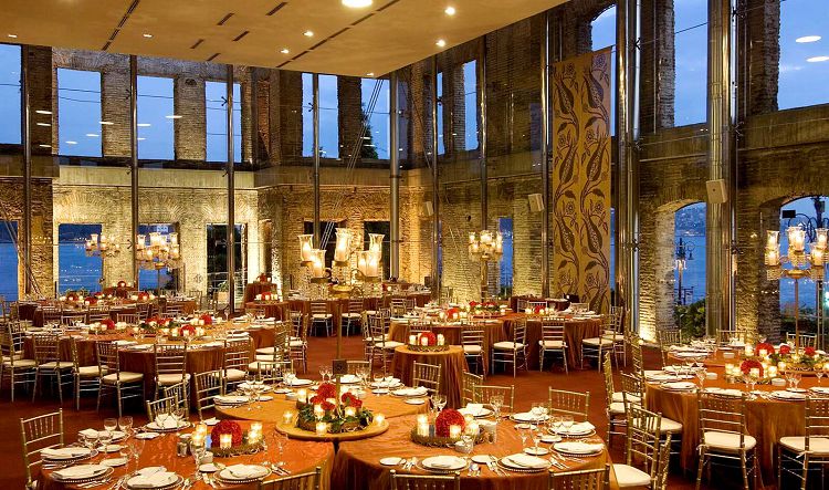 Стены бывшего Особняка Эсмы помнят очень много исторических событий