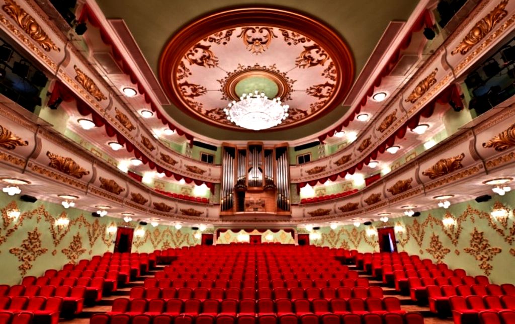 Побывать в Марийском оперном театре надо непременно Побывать в Марийском оперном театре надо непременно