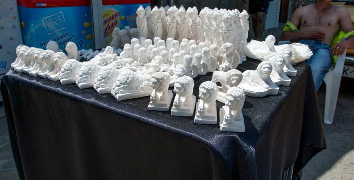 Из знаменитого Воронцовского дворца очень хочется увезти хоть одного льва Из знаменитого Воронцовского дворца очень хочется увезти хоть одного льва