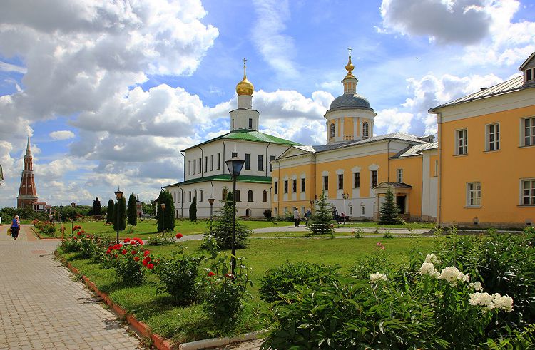 Богоявленский Старо-Голутвин монастырь