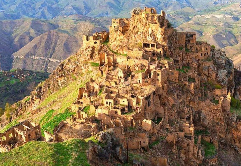 Гамсутль в лучах сентябрьского солнца Гамсутль в лучах сентябрьского солнца