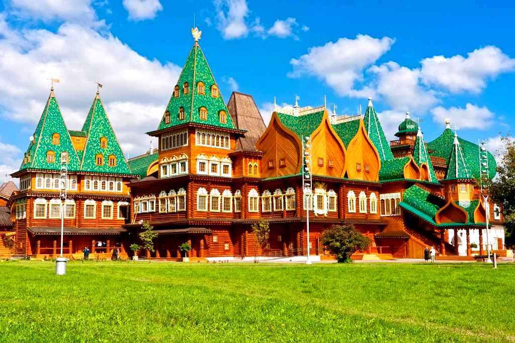 Воссозданный Дворец Алексея Михайловича является уникальной достопримечательностью