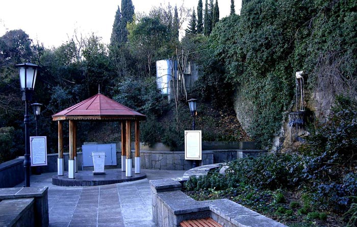 Беседка Айвазовского в дворцовом парке