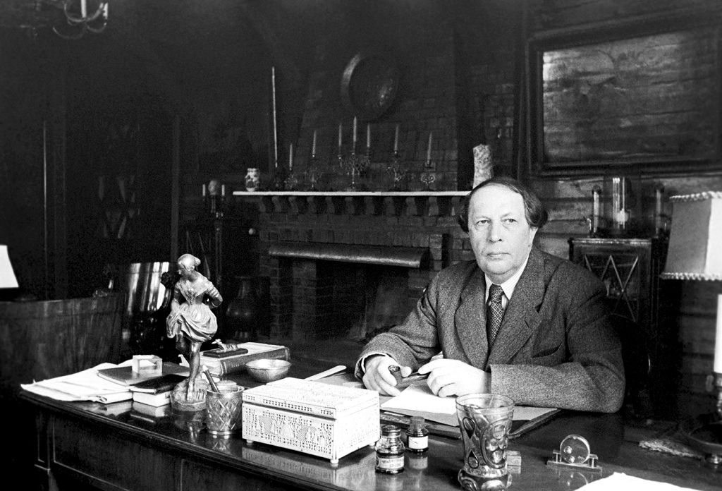 Алексею Николаевичу Толстому довелось закончить жизнь во флигеле Особняка Рябушинских