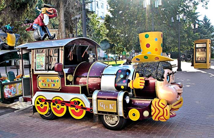 Детские развлечения Большой Покровской улицы