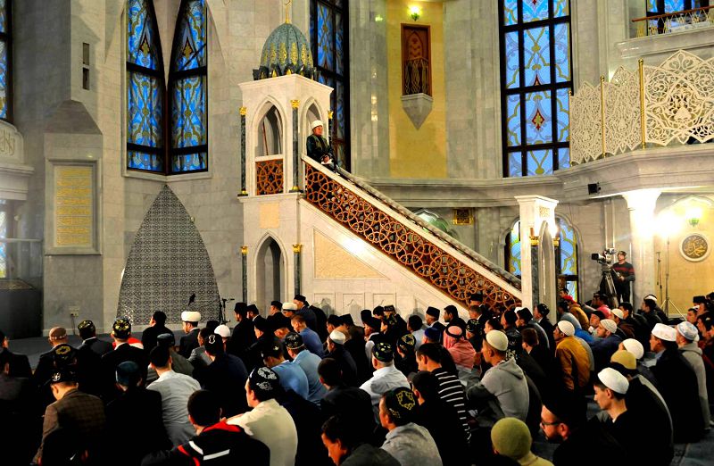 Намаз обязательно должен совершаться пять раз на дню в одно и тоже время