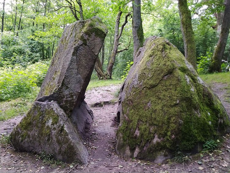 Загадочные валуны