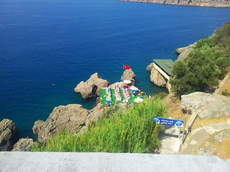 Понтонный пляж Адалар