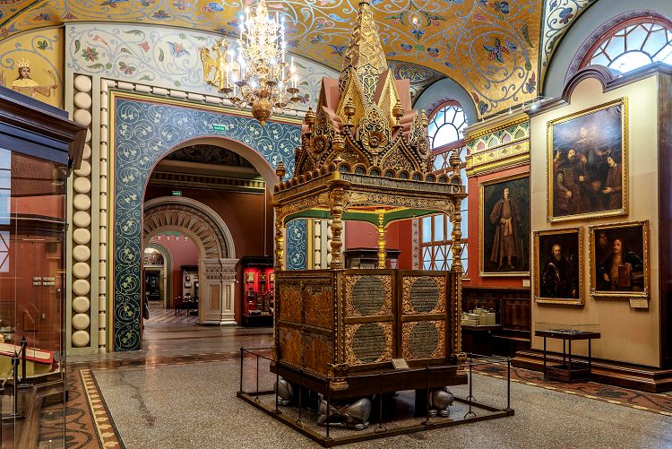 Своим великолепием поражает зал, посвященный царствованию Ивана Грозного