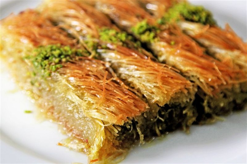 Кадаиф - одно из самых популярных восточных сладостей