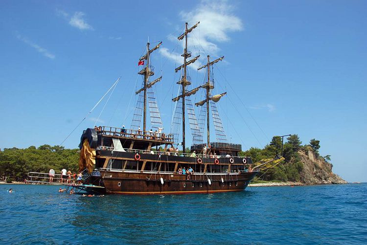 Пиратский крейсер Синей Бороды
