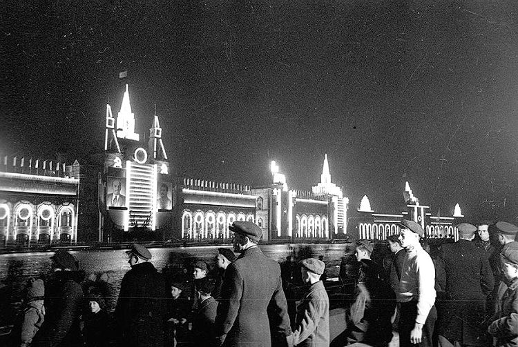 Креативность Владимира Стенберга не знала границ. Подсветка 1947 года