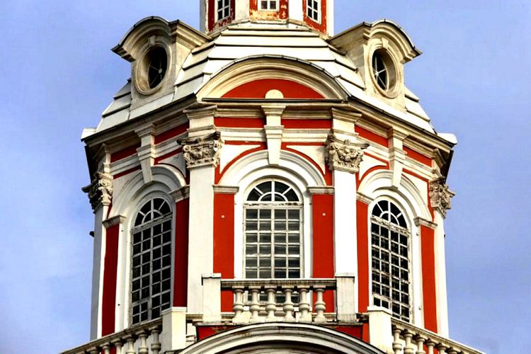 Рассматривать отдельные архитектурные детали очень занятно