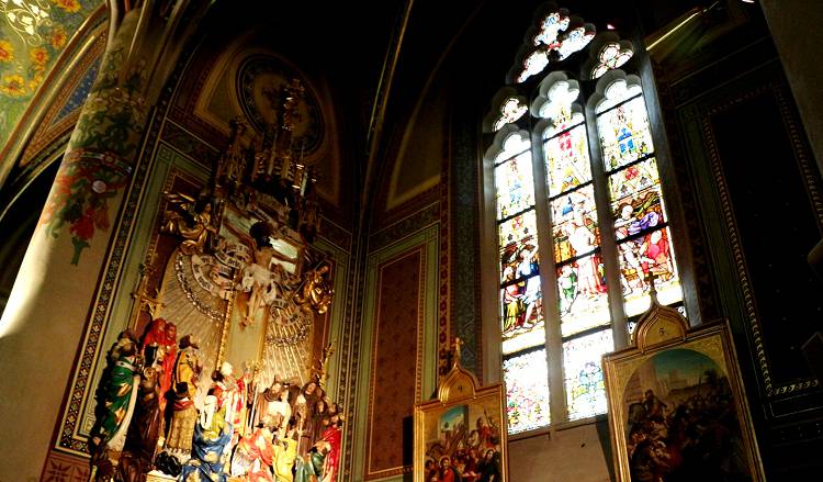 По своему убранству Собор Петра и Павла может конкурировать с Собором Вита