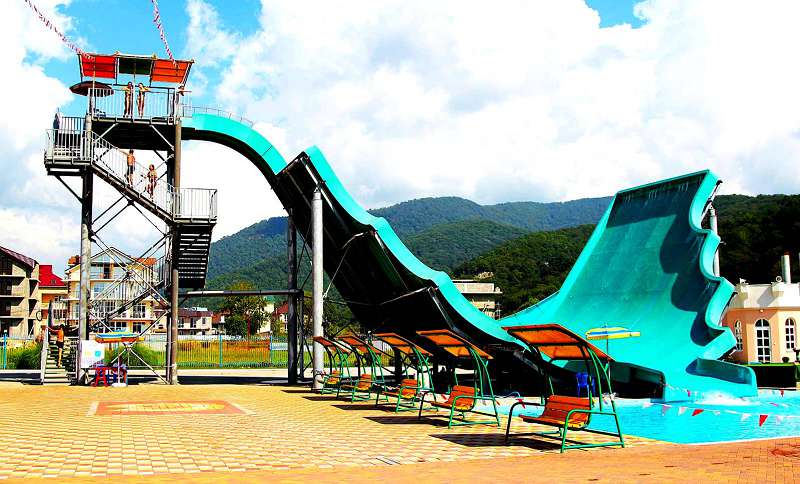 Самый популярный аттракцион "Наутилуса" - это "Цунами"