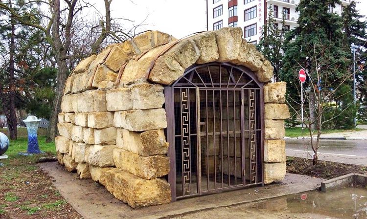 Склеп Героон - одна из уникальных находок археолога Веселовского 