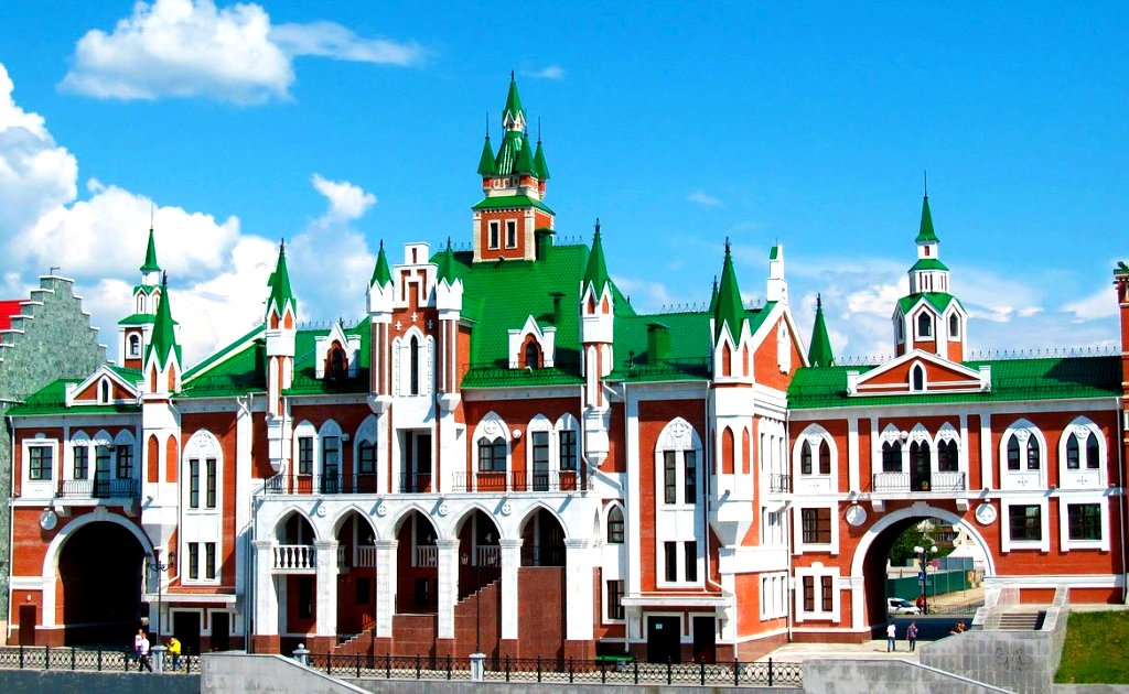 Здание ЗАГСа переходит в Спасскую башню Здание ЗАГСа переходит в Спасскую башню