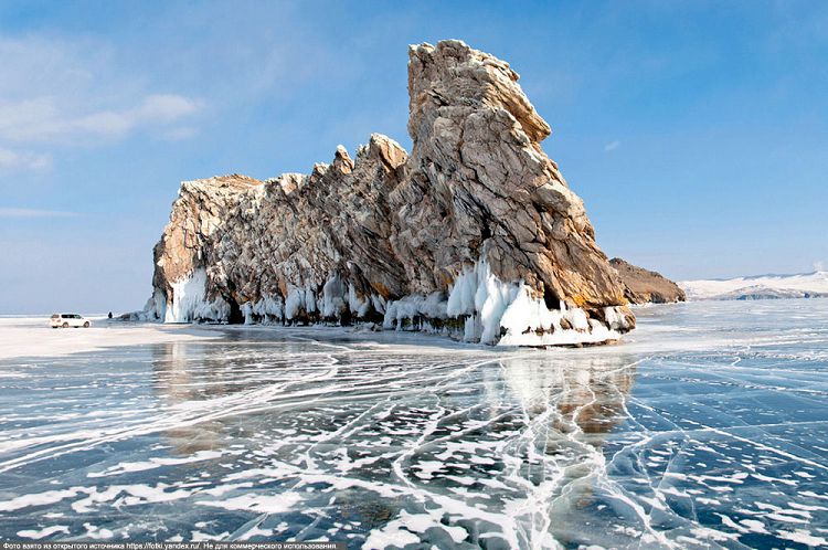 Остров Ольхон на Байкале в снегу