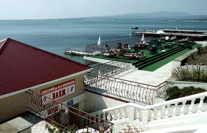 Вид на пляжные зоны санатория им. Ломоносова