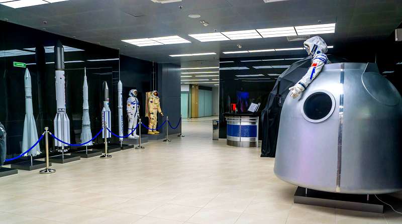 Гулять по "космическому пространству" Галактики - тоже занятное развлечение