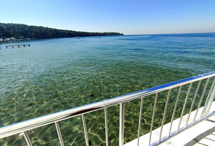 Пляжи Мраморного моря Принцевых островов приятны, воды спокойна и прозрачна