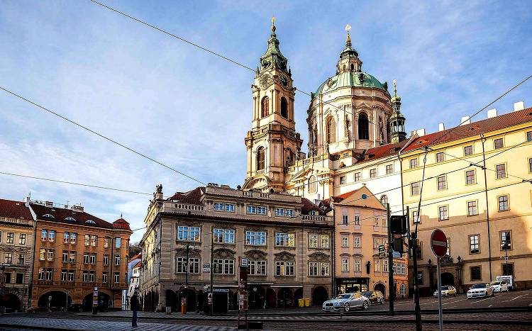 Храм Св.Николая на Малостранской площади - еще одна жемчужина Праги