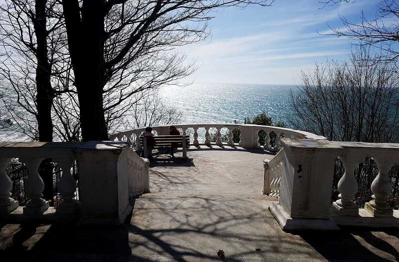 Отдохнуть на смотровой площадке терренкура и приятно и полезно