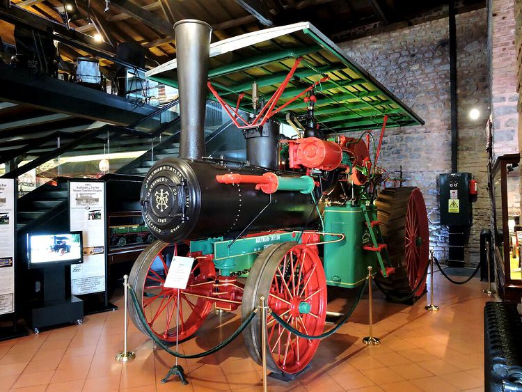 Локомобиль - что это и как это работало? И таких раритетов в музее множество