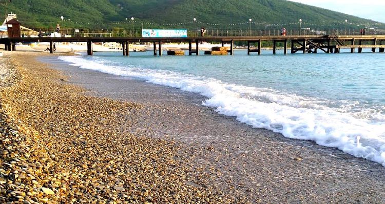 На курортах Большого Геленджика находятся в основном галечные пляжи