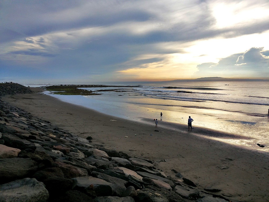 Махачкалинский пляж Черные камни