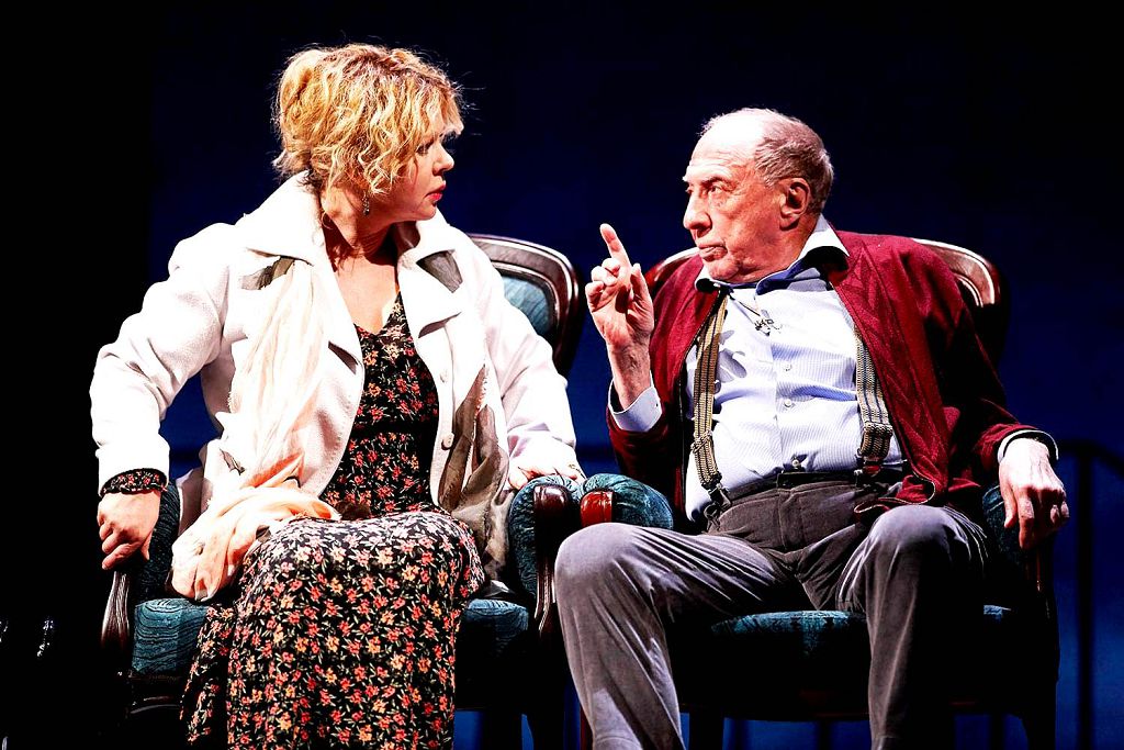 Среди участников Театра Моссовета было и есть много известных артистов