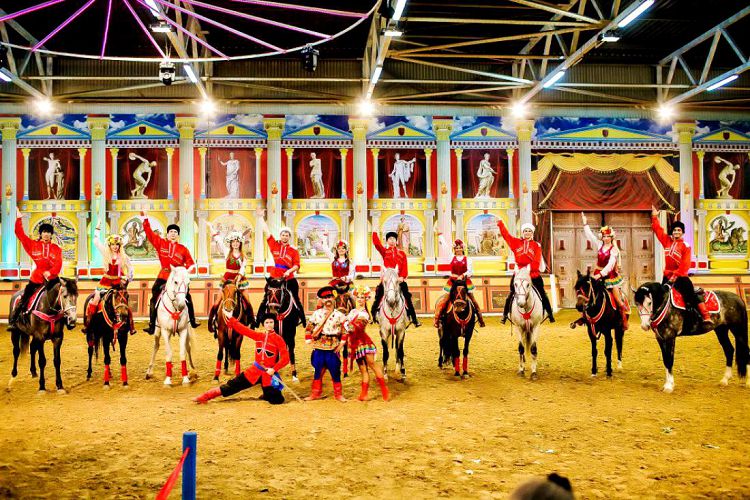 Шоу "Свадьба в Малиновке" одно из нескольких представлений данного театра