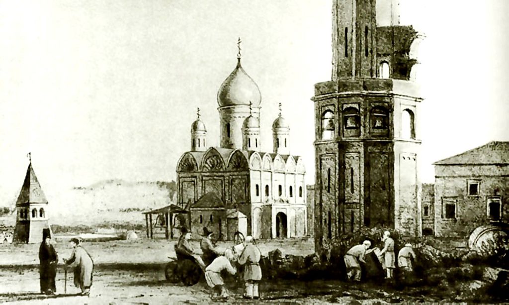 После взрыва 1812 года уцелело только строение Колокольни