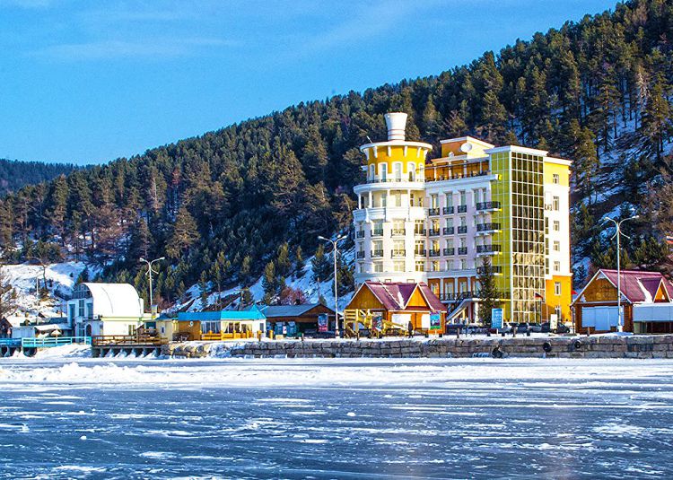 Поселок Листвянка зимой