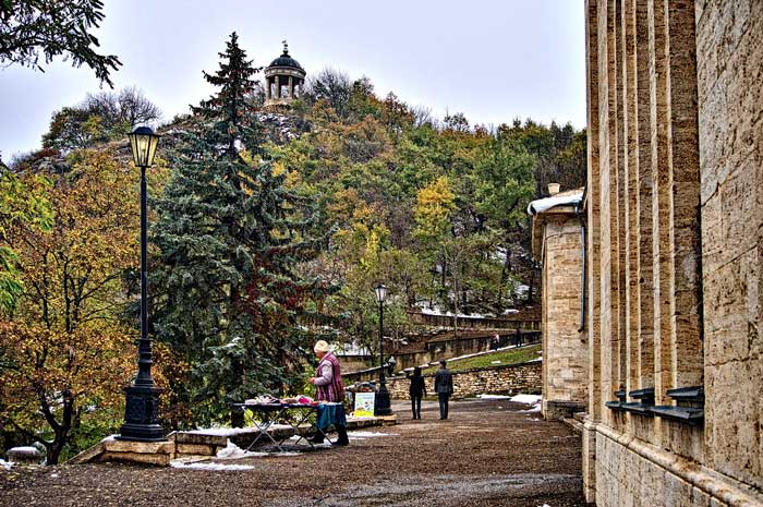 Вид на Эолову Арфу из Парка Цветник в Пятигорске