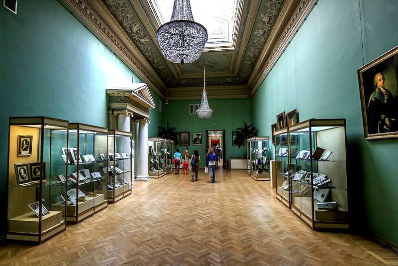 Николаевский зал - это начало Картинной галереи Юсуповых