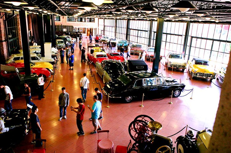 Музей ретротехники Рахми Коча - один из привлекательных туристических объектов Стамбула