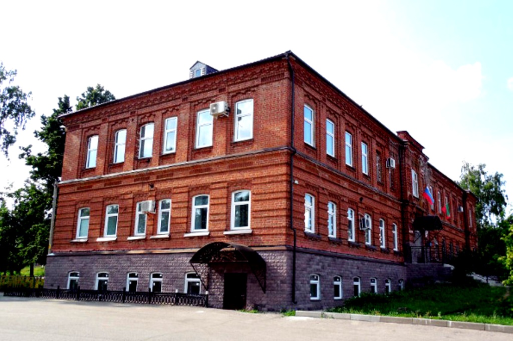 Бывший настоятельский корпус можно увидеть по адресу: ул.Космонавтов, 4