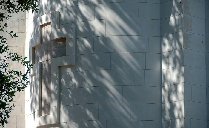 Камни бывшего императорского дворца пошли на сооружение храма