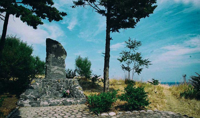 Памятник расстрелянным евреям под Массандрой