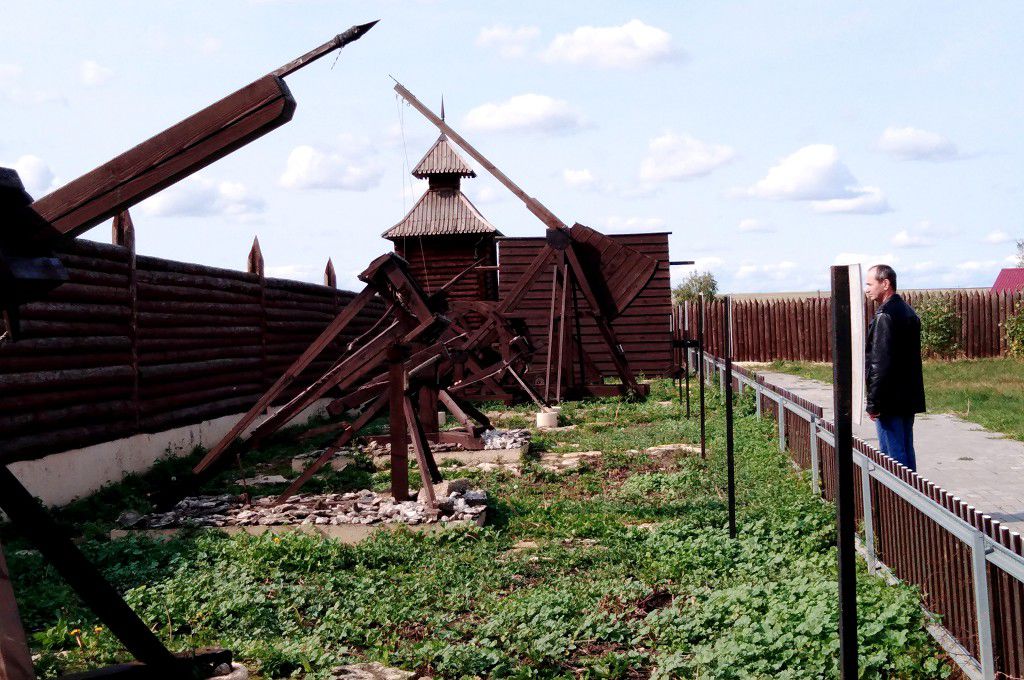 Галерея древних видов оружия очень интересна для осмотра