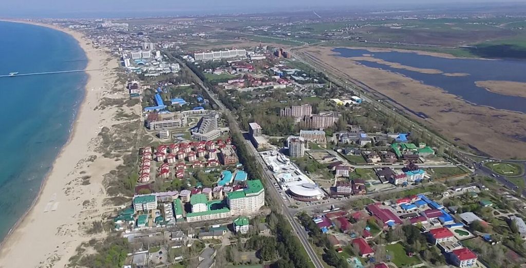 Пионерский проспект вдоль побережья Пионерский проспект вдоль побережья