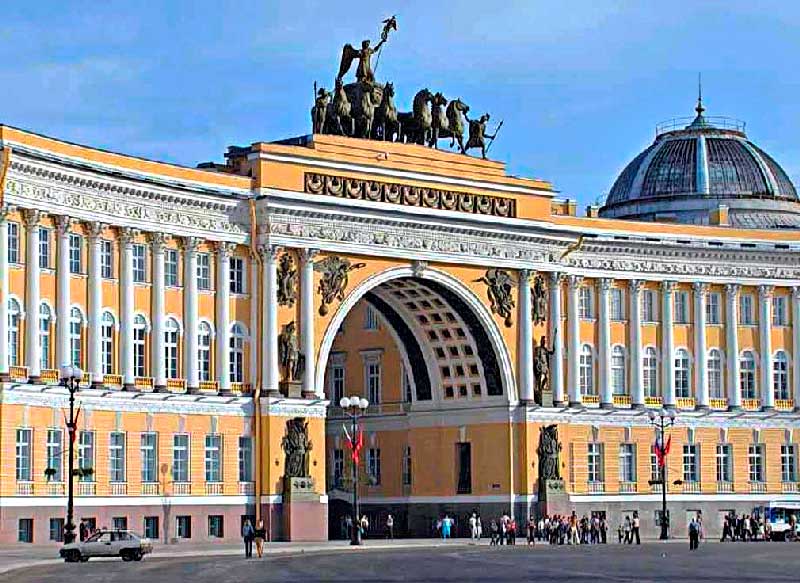 Триумфальная арка Генерального штаба на Дворцовой площади
