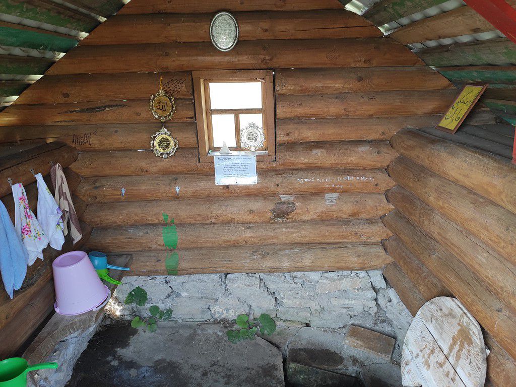 Место родника сегодня поддерживается в хорошем состоянии