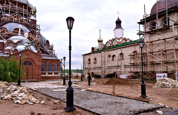 Реставрация исторических памятников началась только в 2010 году