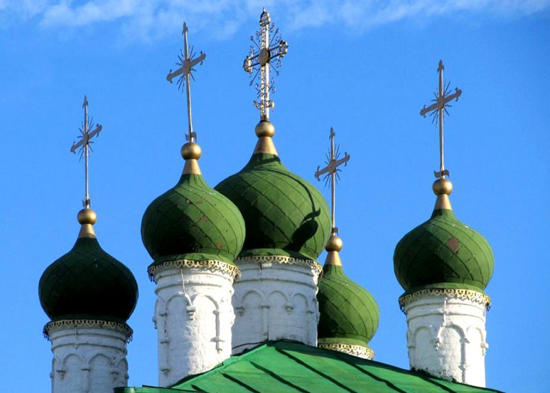 Купола теплого Введенского храма очень характерны для 17 века