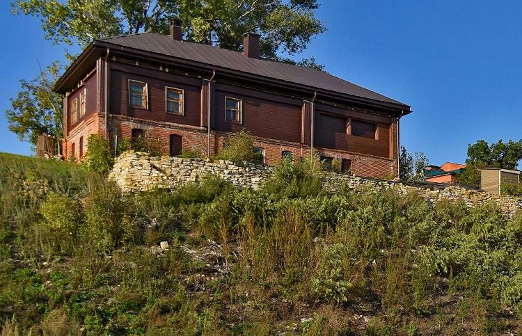 В этом доме на Сергиевском спуске жила одна из ветвей Тимофеевской семьи